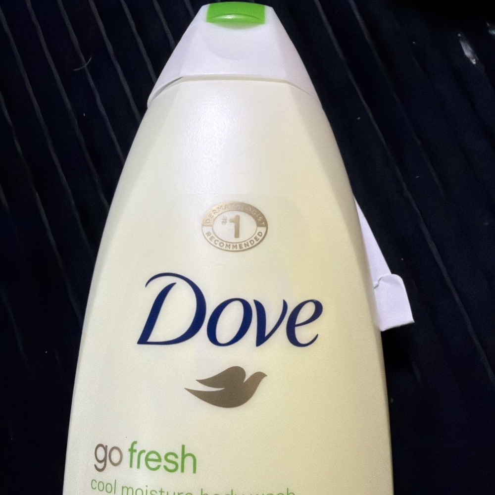 Dove Refresh Cucumber + Green Tea Body Wash 22oz New
